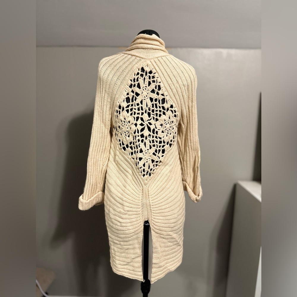 Xhilaration Women’s Cream Ribbed Cardigan Sweater